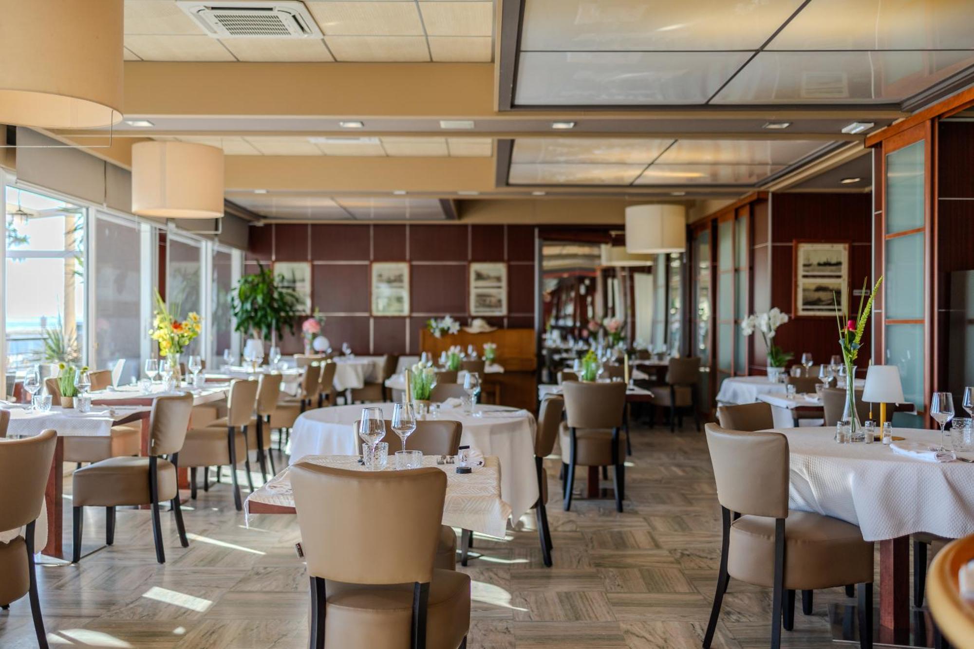 Logis Hotel & Restaurant Mediterranee Port-la-Nouvelle Exterior foto